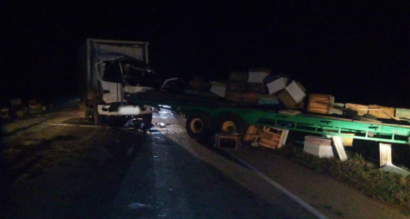 В Курманаевском районе столкнулись трактор и фургон: есть пострадавшие