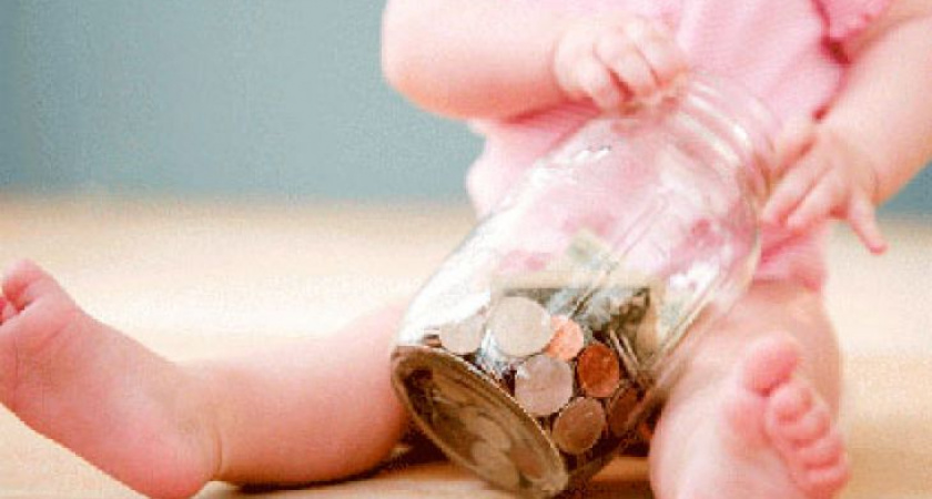 В Орске годовалая девочка случайно проглотила монету