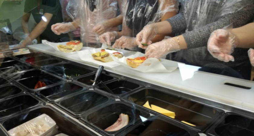 Как делают сэндвичи в "Subway": видеорепортаж