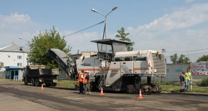 Эх, дороги. В оренбургском посёлке Бёрды начался долгожданный ремонт дорожного покрытия