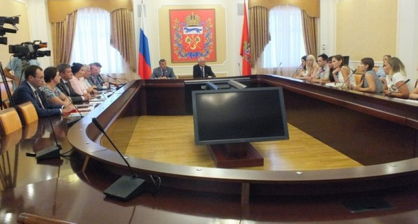 Веское слово губернатора. Юрий Берг эмоционально заверил, что сокращений в детсадах Оренбуржья не будет