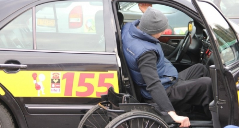 Доступное такси. Тариф для инвалидов-колясочников снизят на 50%