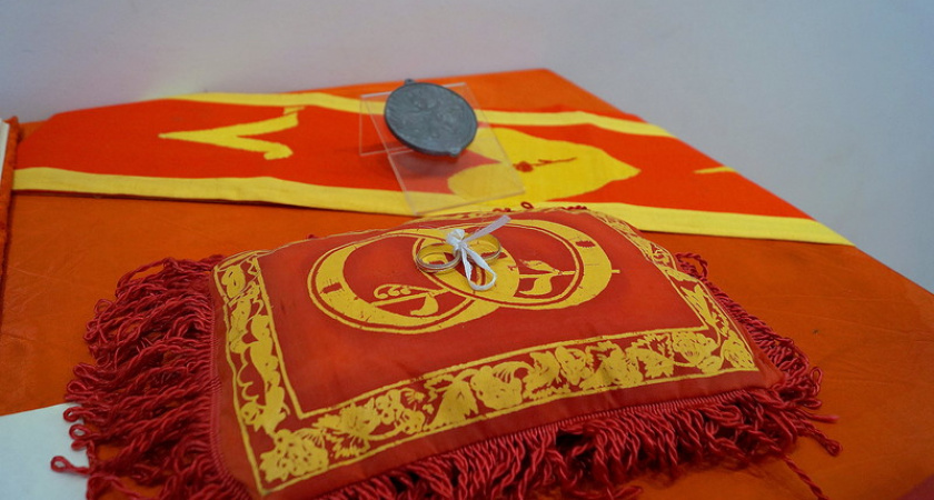 Сто лет ЗАГСа. Татьяна Абросимова побывала на выставке свадебных нарядов и не только