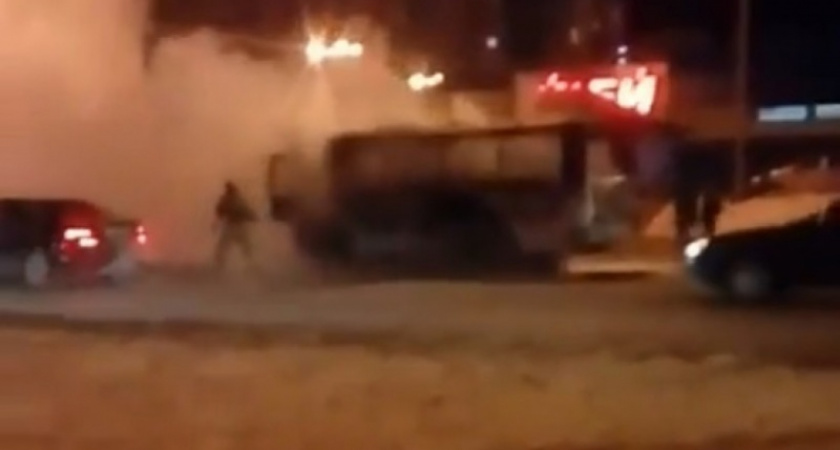 Ямщик, не гони. В Оренбурге сгорел пассажирский автобус