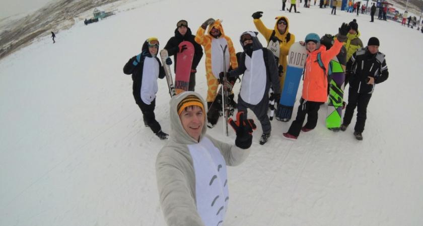 Ряженых заказывали? Видео Сергея Кутимского с открытия лыжного сезона в Кувандыке