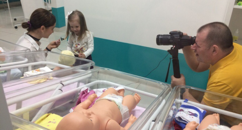 Поиграть по-взрослому. Арина Зенкина, звезда шоу Максима Галкина, изучает “Банаузию”