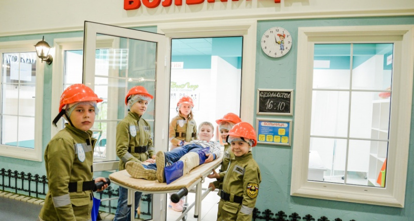 Пусть меня научат! Что увидели оренбургские блогеры в Городе профессий “Банаузия”