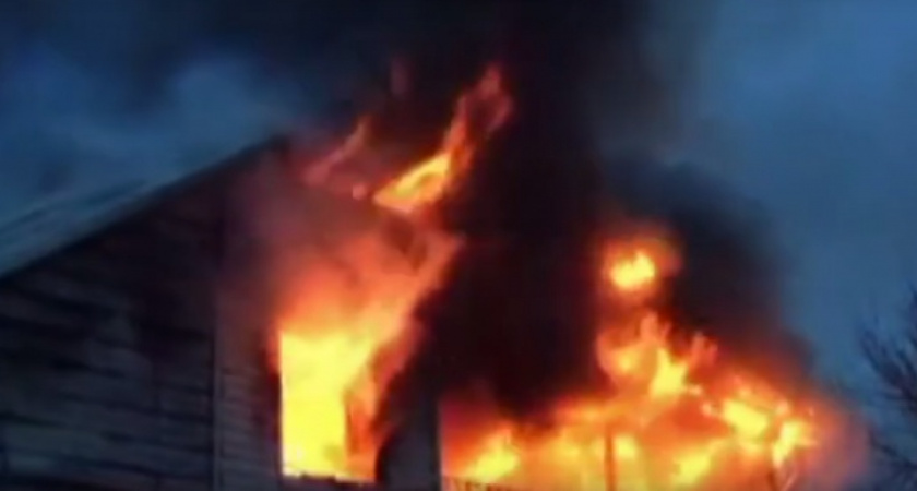 Большой пожар. В Бузулуке сгорел жилой дом - "Оренбуржье онлайн"