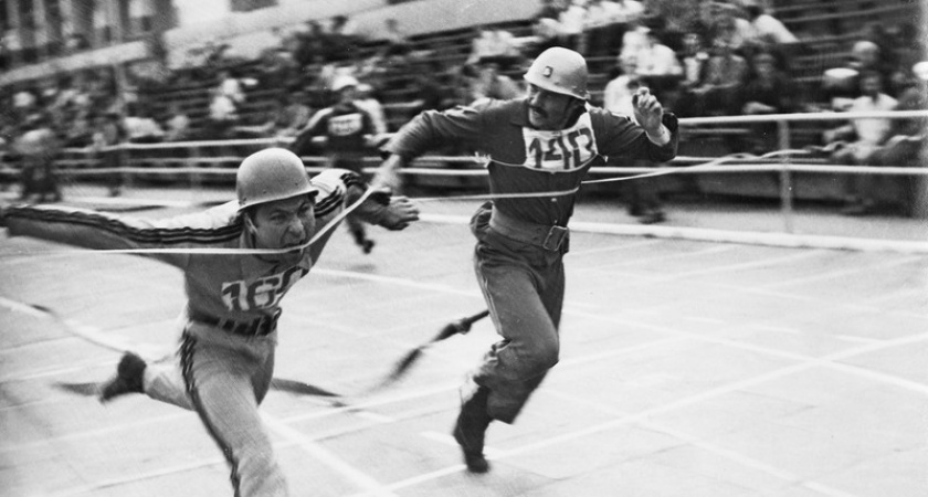 Мы верим твердо в героев спорта. Юрий Аввакумов опубликовал старые снимки спортивного чемпионата в Оренбурге