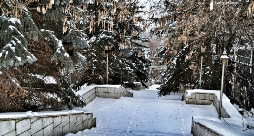 На высоком берегу Урала, часть 2. Максим Ткаченко опубликовал фото старой электростанции