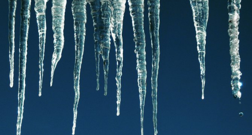 Осторожно, сосульки. Управляющая компания из Оренбурга выплатит 40 тысяч пострадавшему жильцу