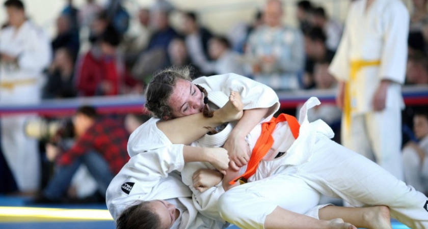 Отличились все. Оренбургские дзюдоистки привезли семь медалей из Уфы