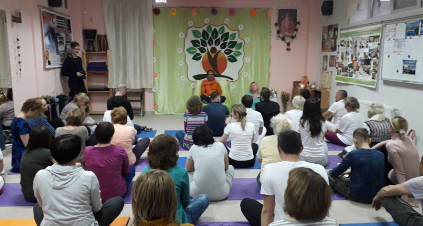 Счастье внутри. Анастасия Ки приняла участие в семинаре Мастера йоги из Индии в Оренбурге