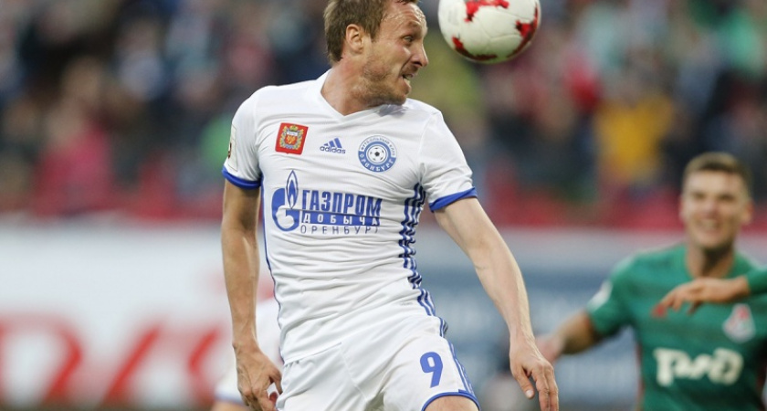 Курс на Сибирь. Экс-футболисты "Оренбурга" Коронов и Парняков перебрались в "Тюмень"