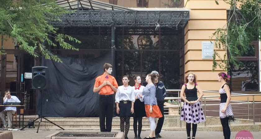 НеКонцерт. В Оренбурге стартует открытие V Уличного театрального сезона