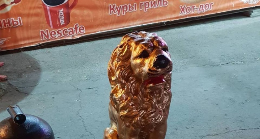 У нас тут своя атмосфера. Максим Зайцев о скульптурных львах Оренбурга