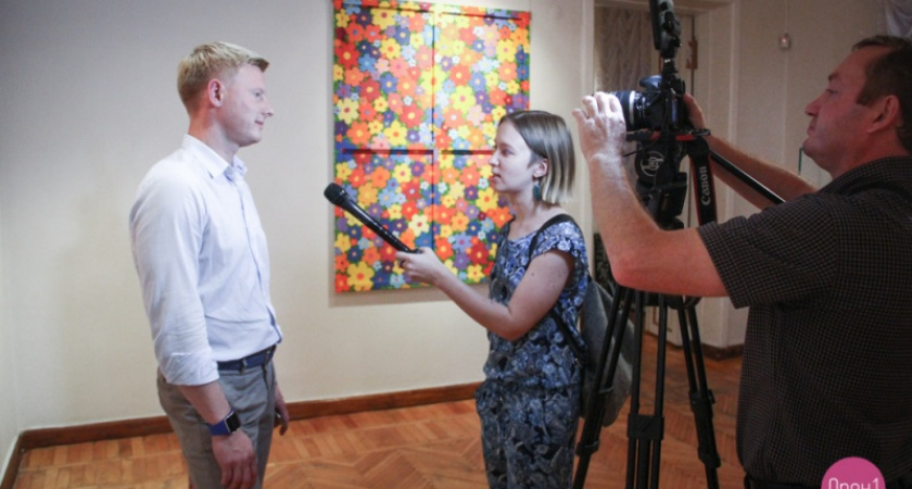 Краски, звуки, запахи. Как прошел блог-тур на выставку Алекса Долля, видео Орен1