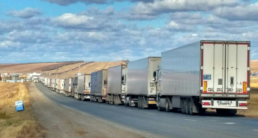 Затор. Водители два дня простояли в пробке на пункте пропуска Маштаково Первомайского района