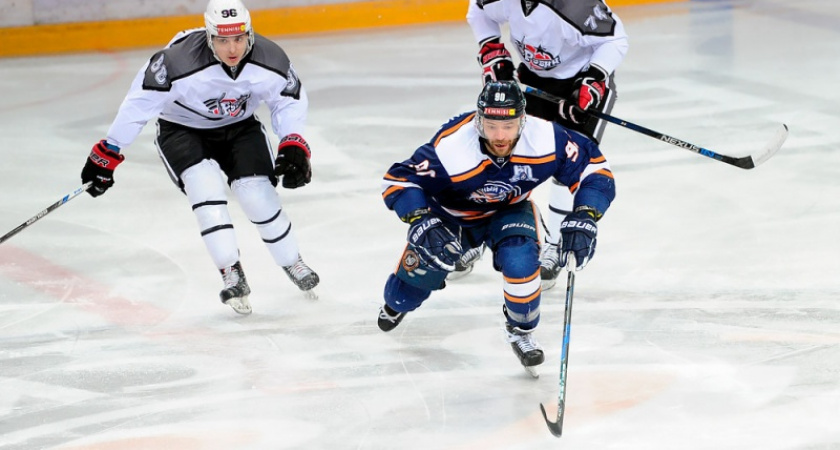 Второе дыхание. Хоккеисты из «Южного Урала» одержали последнюю победу в этом году