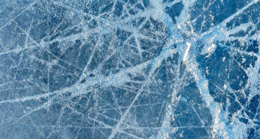 Полметра. Толщина льда на Урале в Оренбурге достигла 45 сантиметров