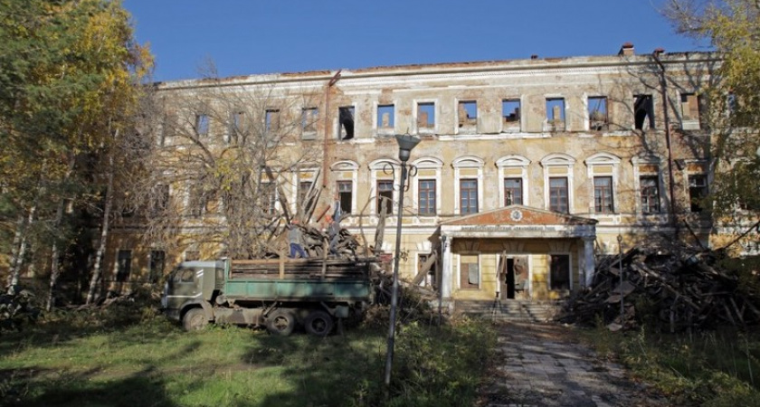 Страшное здание. Правительство Оренбургской области намерено судиться с собственниками нежилых помещений «летки»