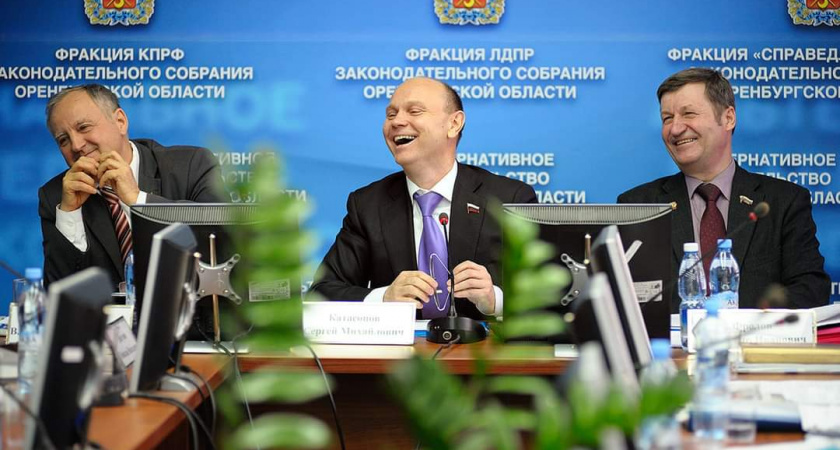Владимир Артамонов: «Самое яркое событие в парламентаризме Оренбуржья 2021 года — уход из политики трёх могикан»