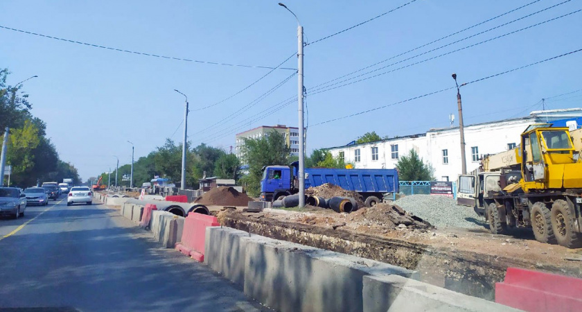 Две компании, сорвавшие сроки ремонта дорог в Оренбурге, оштрафовали 