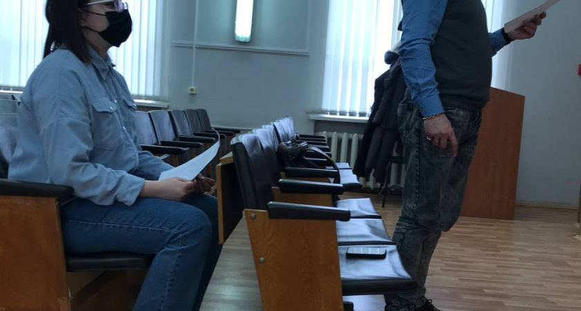 Оренбурженку оштрафовали на 20 тысяч рублей за участие в антивоенном пикете