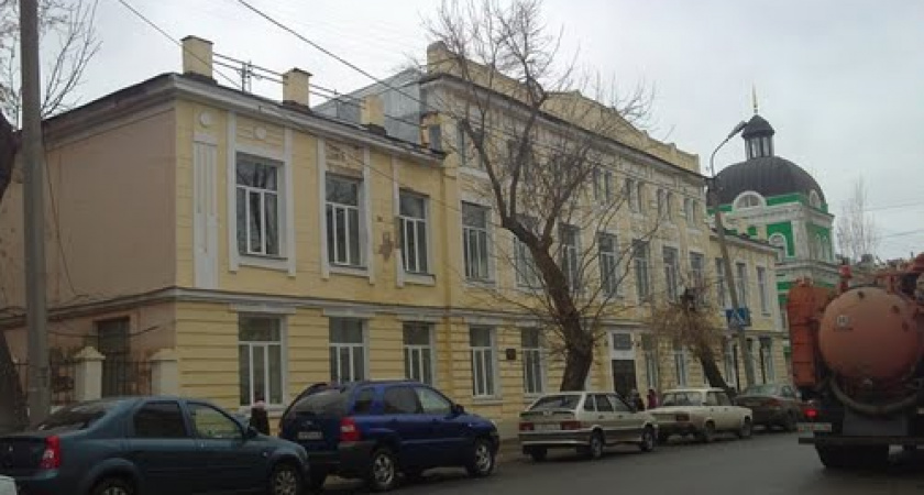 Опровержение: молодой человек, вышедший на пикет в поддержку спецоперации на Украине, не является студентом ООККиИ
