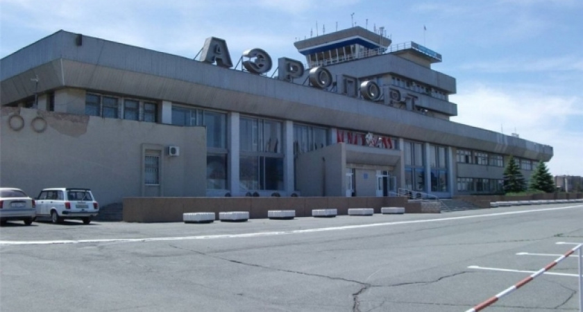 Взлетно-посадочную полосу аэропорта Орска обещают отремонтировать за сутки