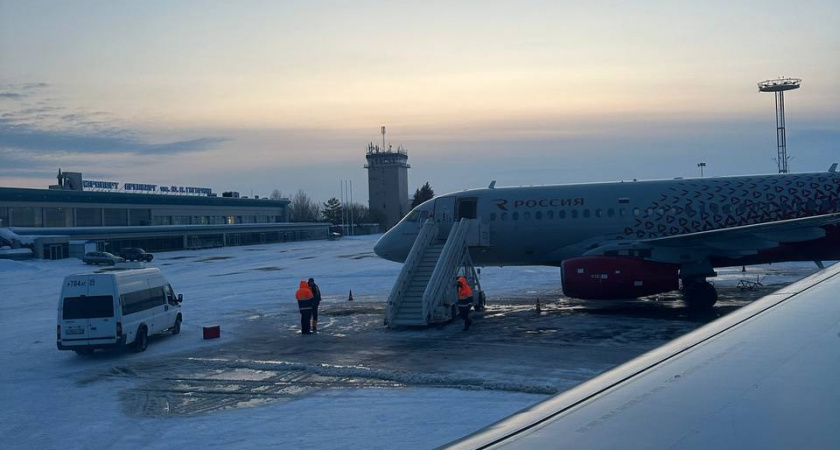 Рейс Оренбург - Москва задержан на семь с лишним часов