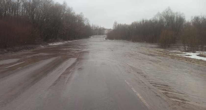 Из-за паводка в Оренбургской области закрыто девять мостов и четыре участка автодорог