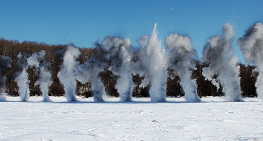 На реках Оренбургской области начали взрывать лед