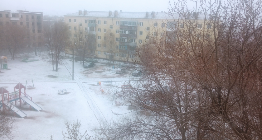В Оренбурге 14 апреля выпал снег и прошел град