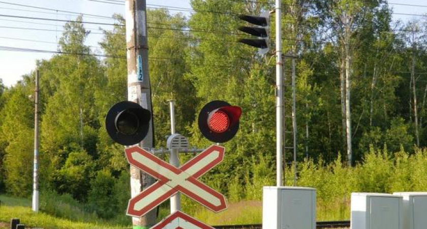 В Оренбурге на два дня перекроют железнодорожный переезд по ул. Театральной