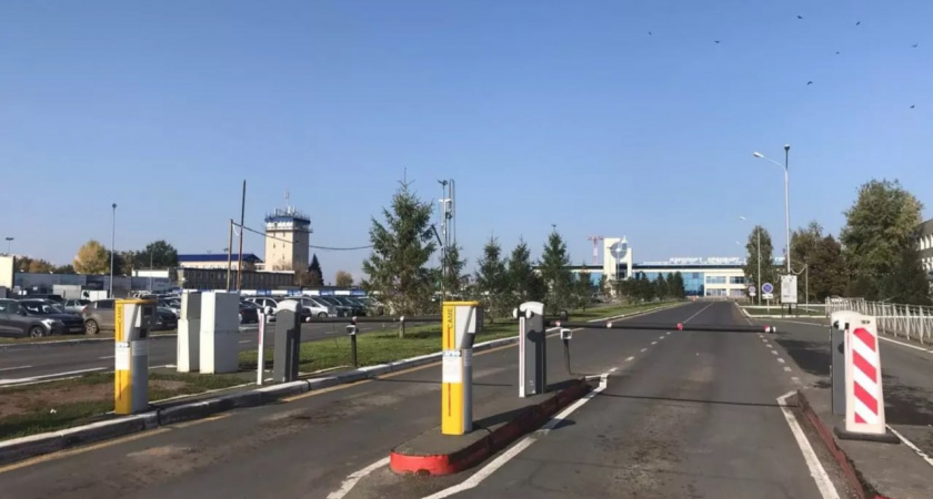 В оренбургском аэропорту повысили стоимость платной парковки