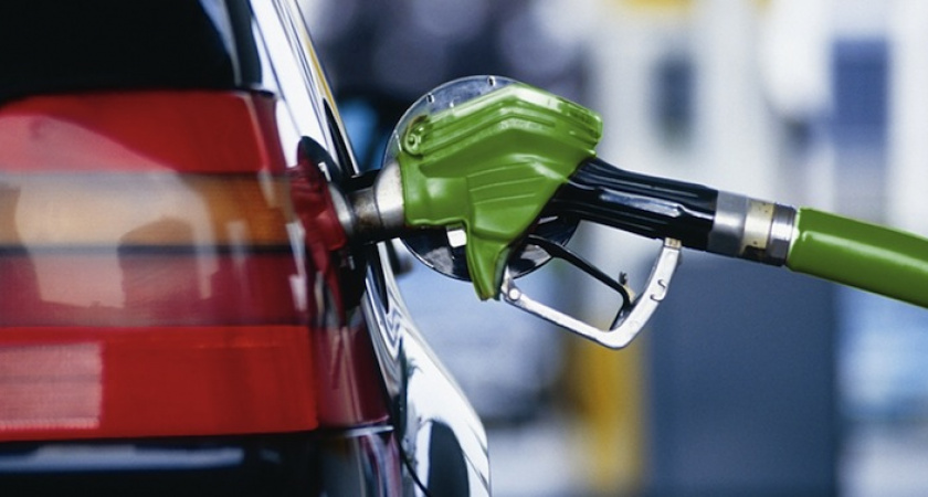 Бензин подешевел, а дизель подорожал: как меняются цены на топливо в Оренбуржье