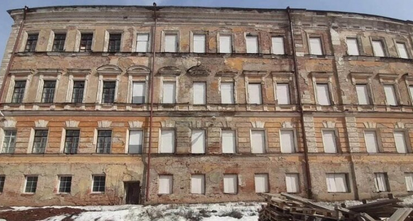 В Оренбурге готовятся к реконструкции исторического здания летного училища