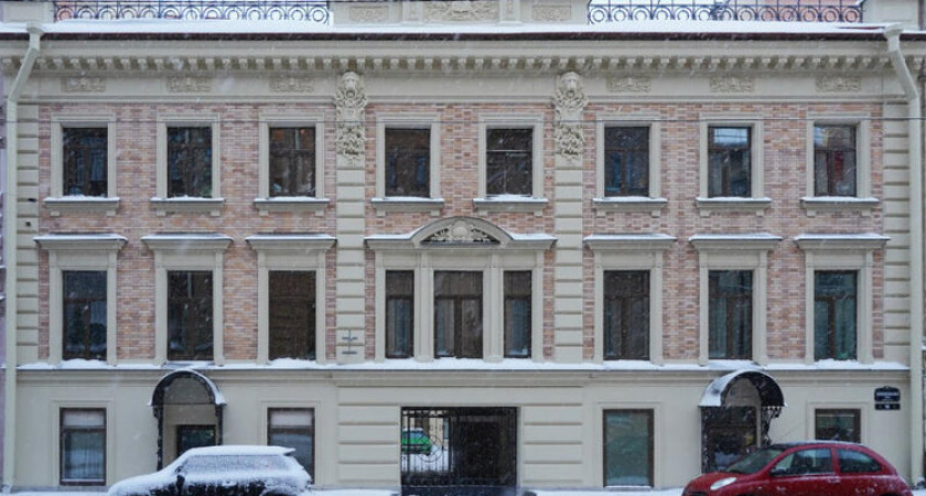 В Оренбурге восстановлена историческая дверь доходного дома в стиле модерн