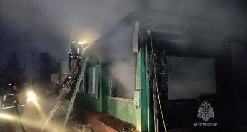 Два человека погибли в пожаре в Бугуруслане из-за газового оборудования