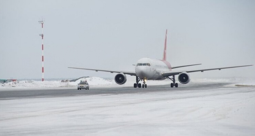 Пассажиры недовольны работой аэропорта Оренбурга из-за снега