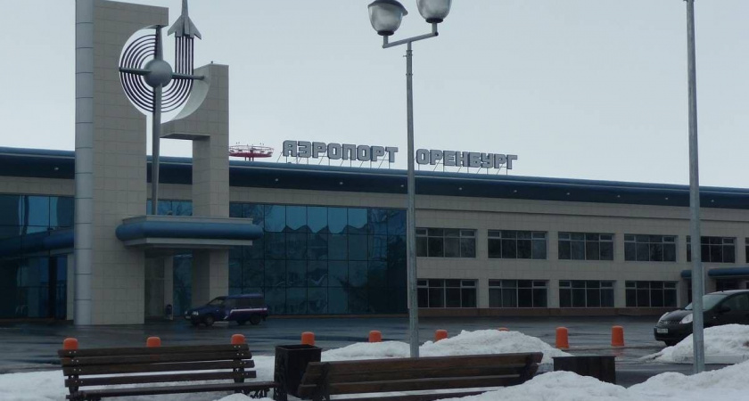 Самолет из Москвы в Оренбург совершил экстренную посадку в Самаре из-за снегопада