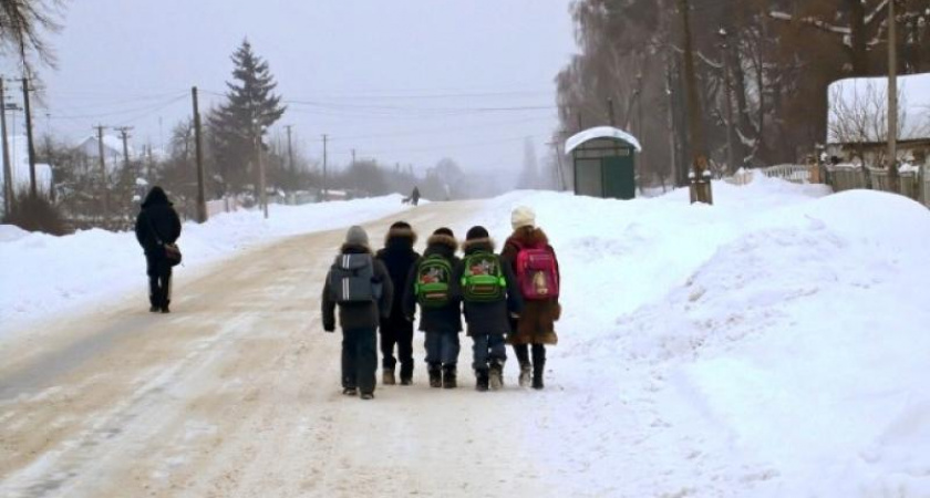 В какую погоду жители Оренбуржья могут не отпускать детей в школу?