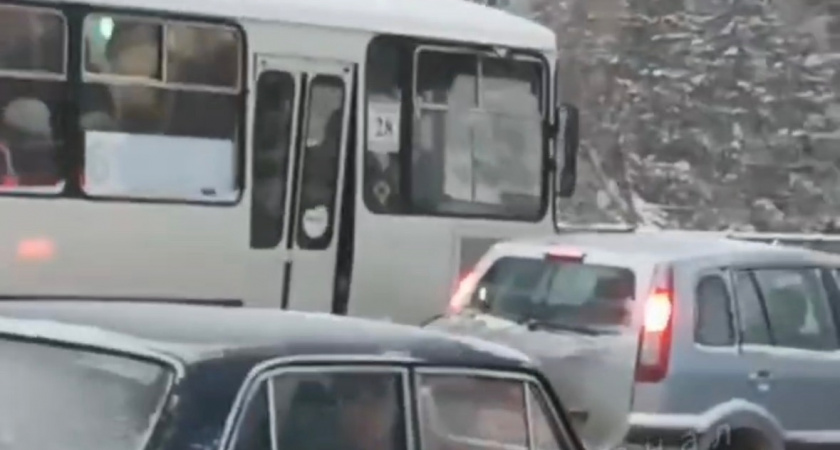 Жители Оренбурга продолжают жаловаться на водителей автобусов
