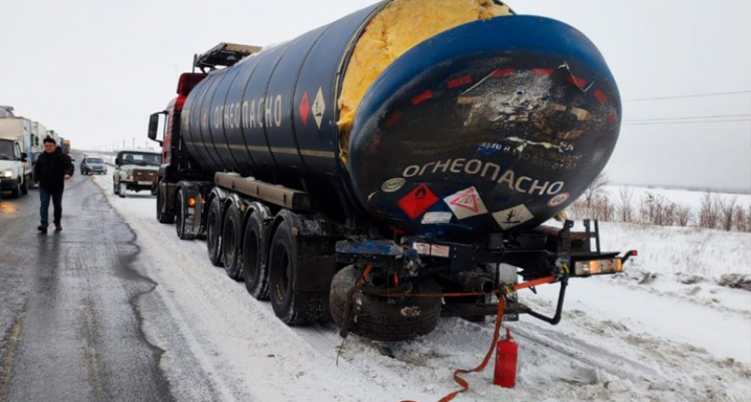 Авария в районе Тоцкого привела к разливу нефтепродуктов