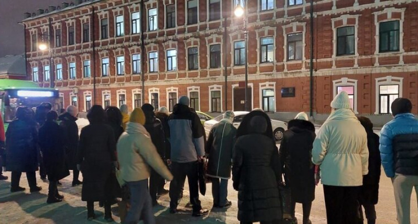 Жители Оренбурга  жалуются на несоответствие маршрутов и переполненные автобусы