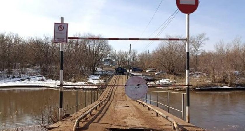 Вода на подходе: В Сорочинске закрыли понтонный мост через Самару