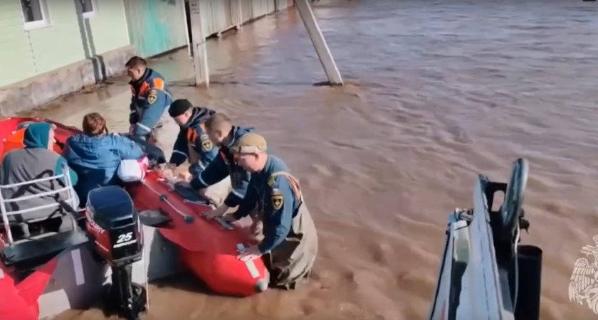 В Оренбуржье паводок повредил 124 дома и 1214 дворовых территории