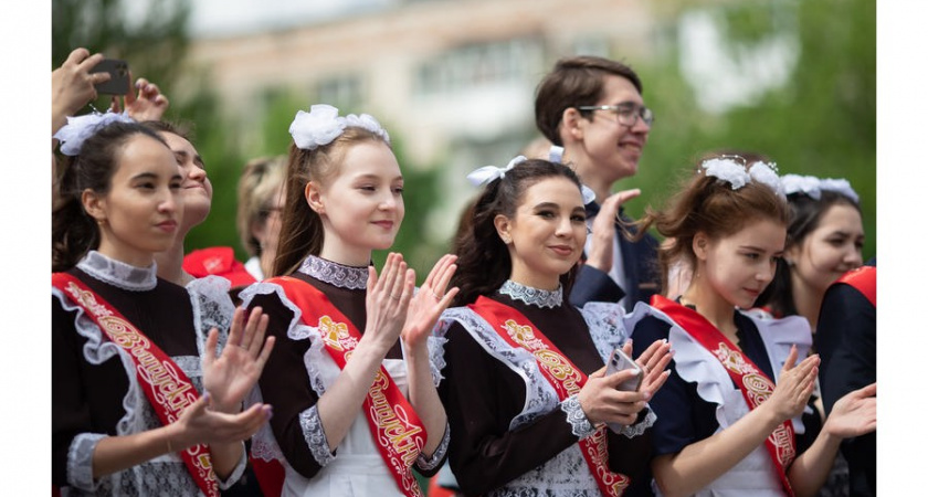 В Оренбуржье для выпускников последние звонки состоятся 24 и 25 мая