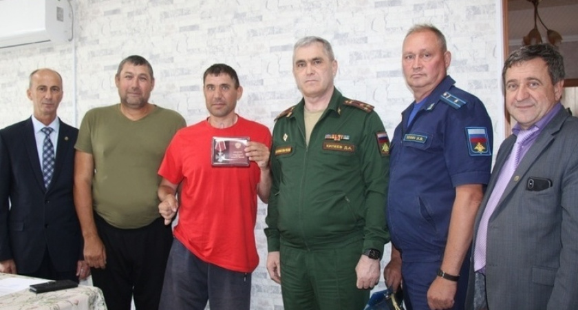 Раненый боец СВО из Александровского района получил Орден Мужества